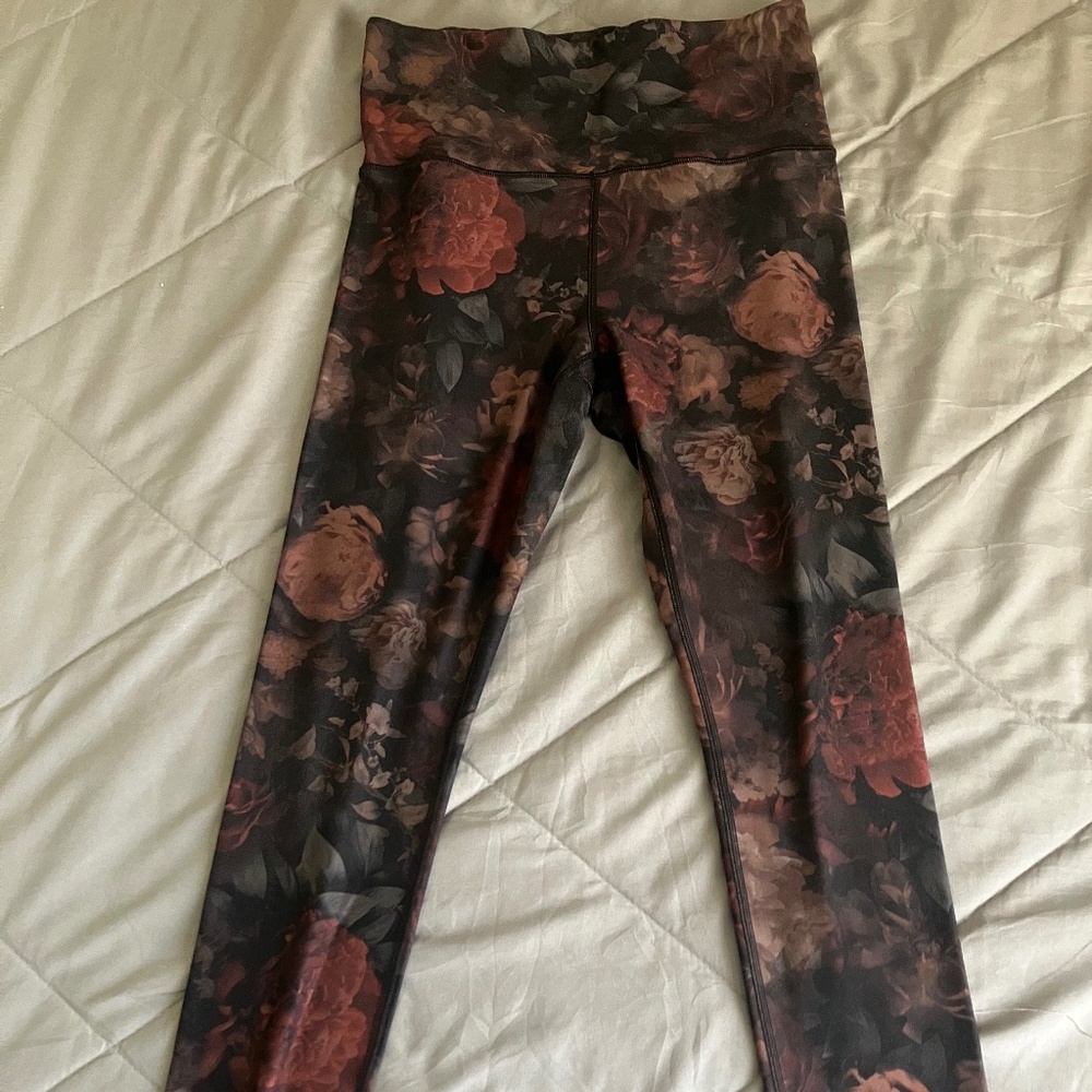 Athleta elation dark floral tights/leggings small
